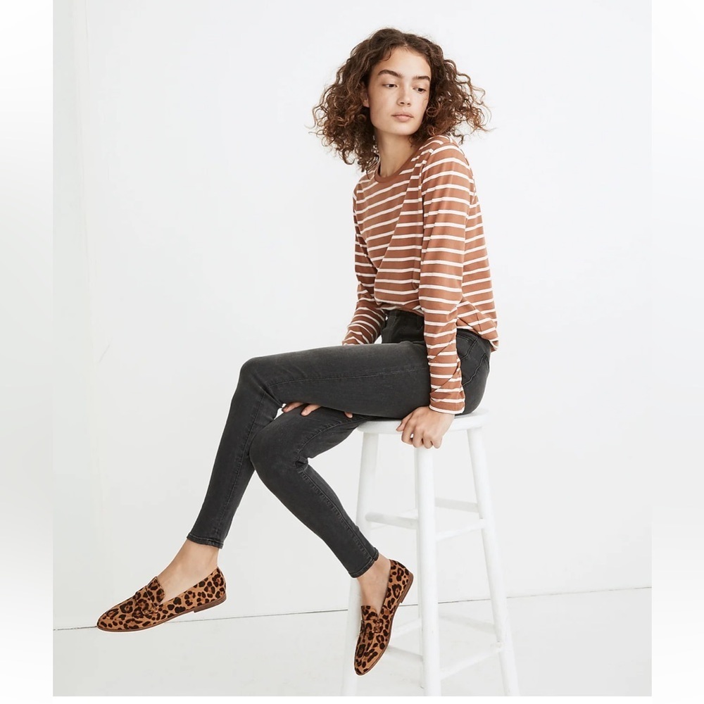 Madewell 9" Mid-Rise Roadtripper Supersoft Jeans in Ashmont Wash - Picture 2 of 16